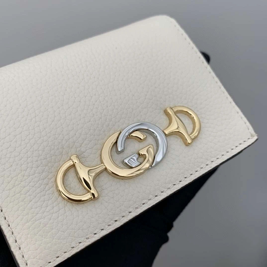 *MOMO---570660 cowhide item : A-B202G2935