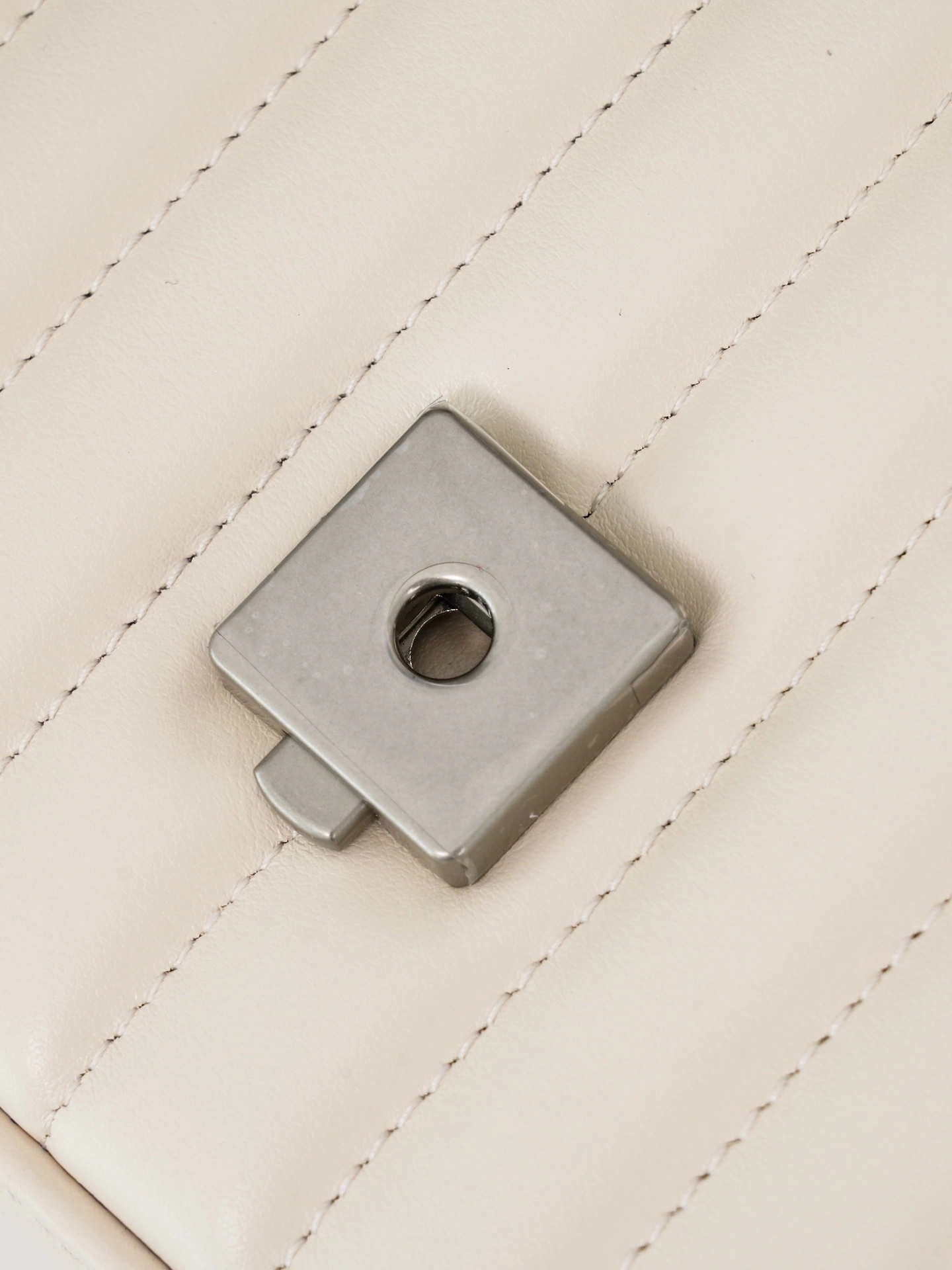 MOMO-- 583571-UM8AN-9022 high quality version item：C-B461H1820Q