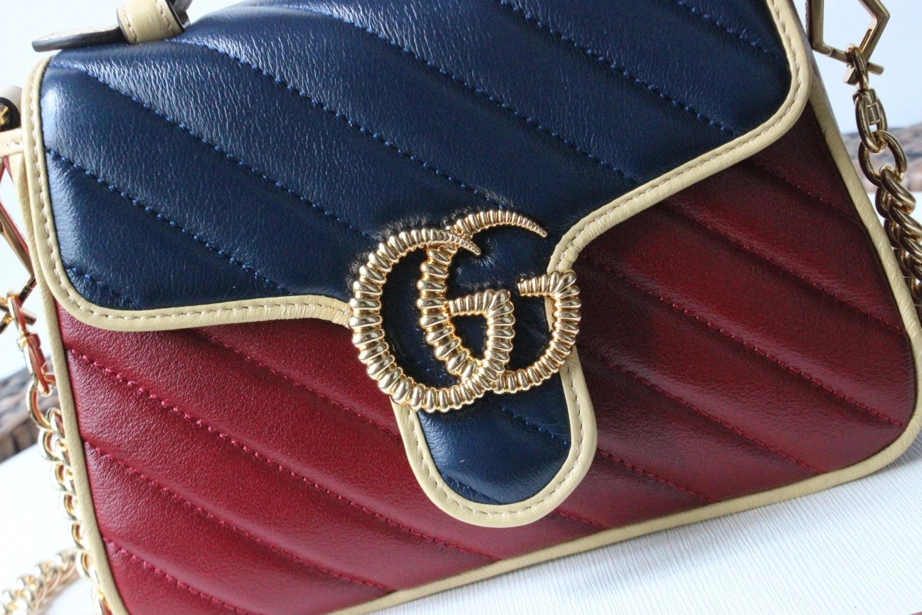 MOMO---583571 cowhide item : A-B191H1803A