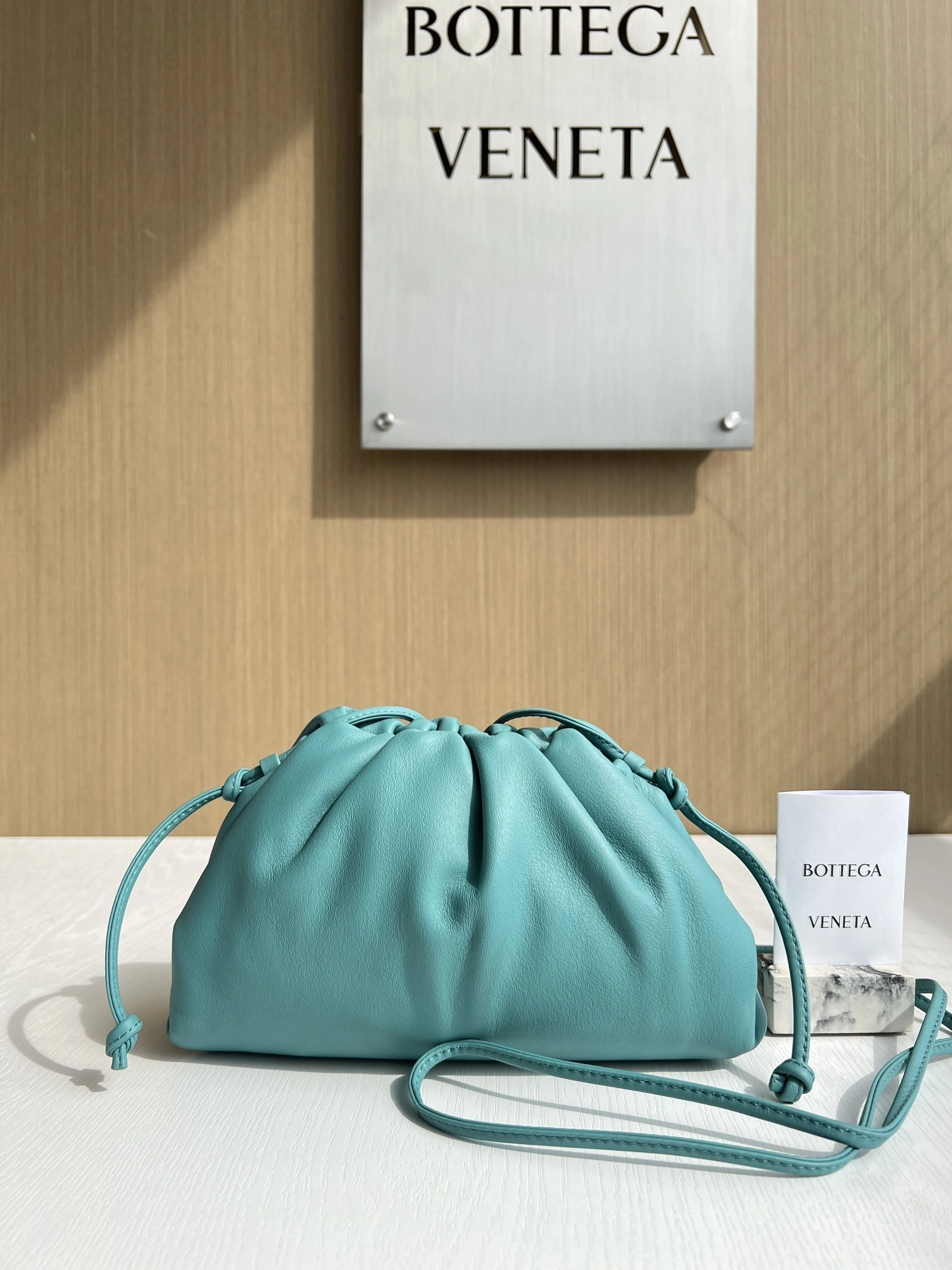 MOMO-- 585852-VCP40-3612 item：C-B063G2105R