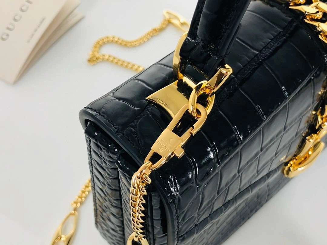 *MOMO---589479 cowhide item : A-B180H0424