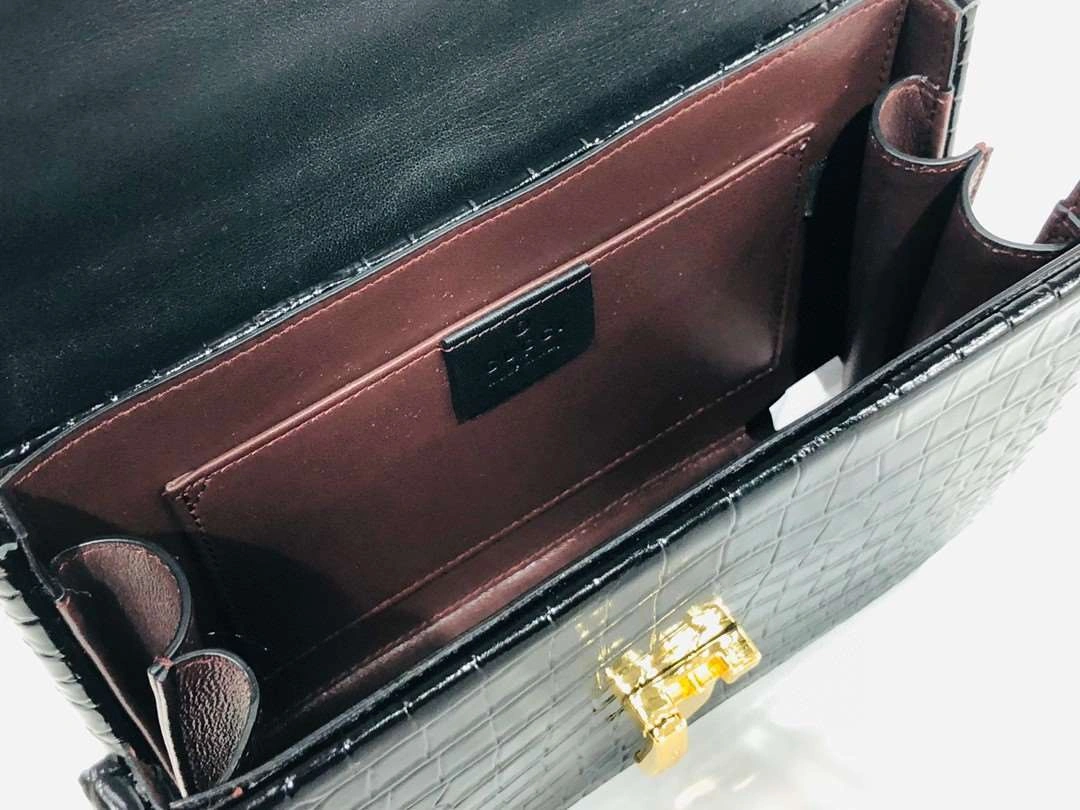 *MOMO---589479 cowhide item : A-B180H0424