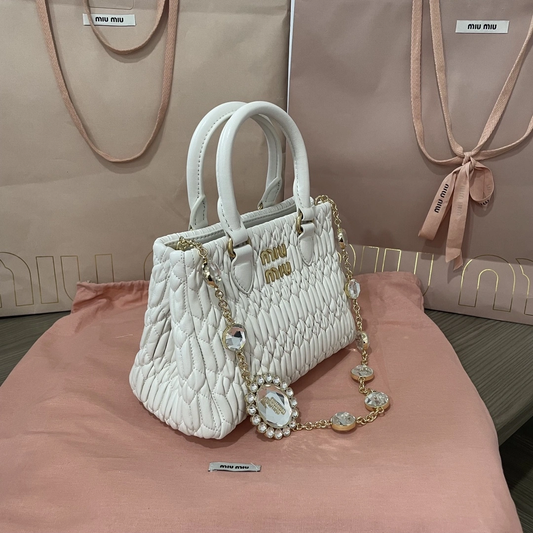 MOMO-- 5BA251-FVJ-F097W-V-OLO item:D-B063A0422S