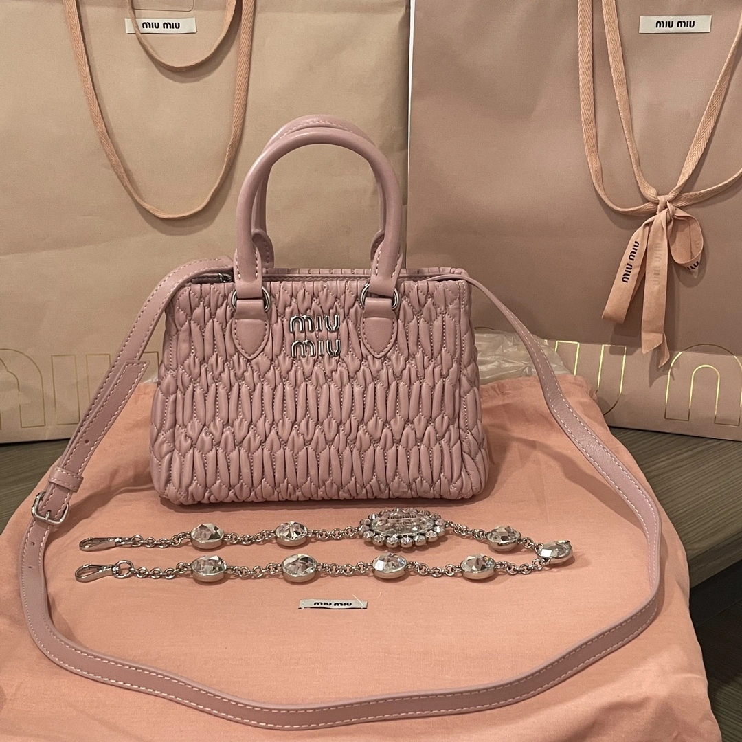 MOMO-- 5BA251-FVJ-F0E18-V-OLO item:D-B063A0425S