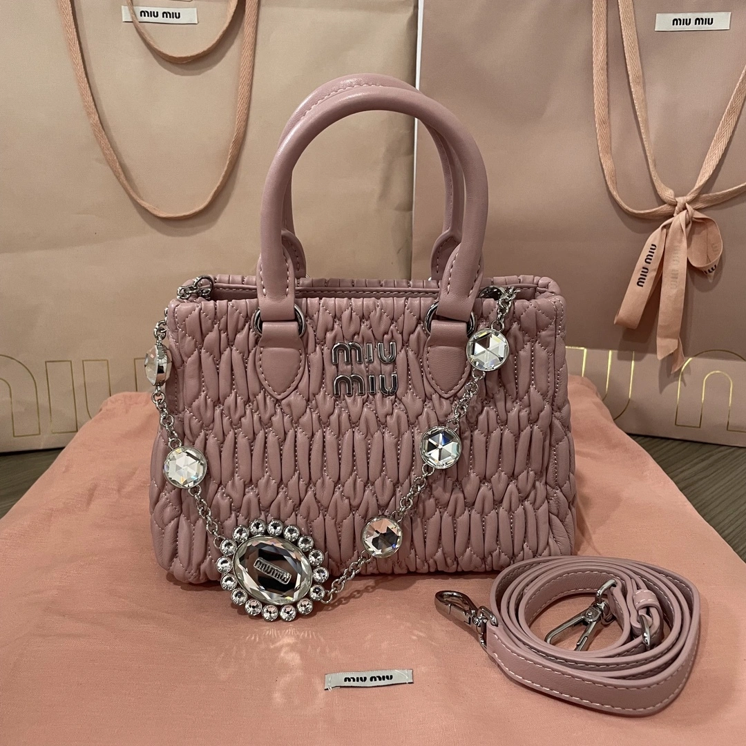 MOMO-- 5BA251-FVJ-F0E18-V-OLO item:D-B063A0425S