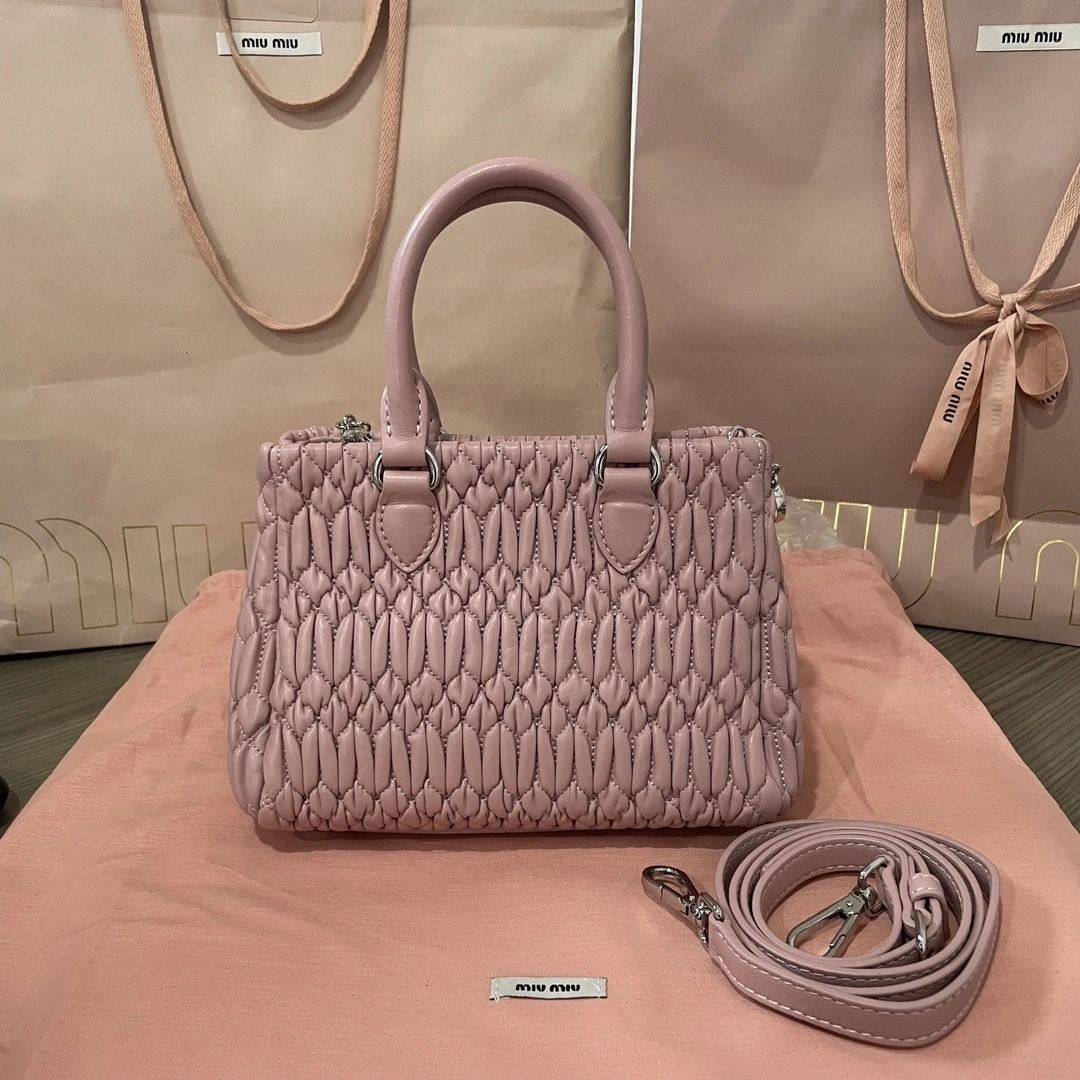 MOMO-- 5BA251-FVJ-F0E18-V-OLO item:D-B063A0425S
