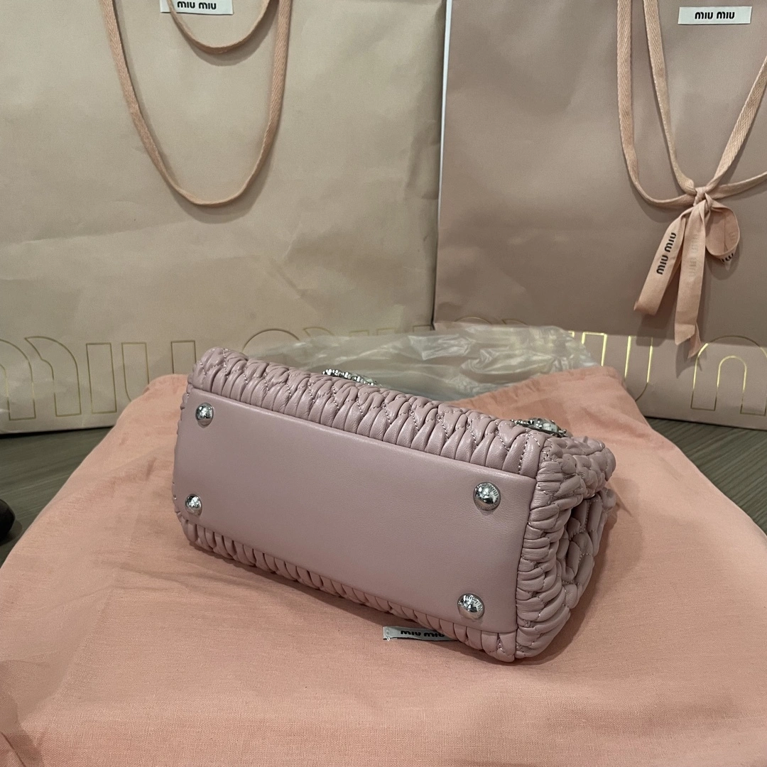 MOMO-- 5BA251-FVJ-F0E18-V-OLO item:D-B063A0425S