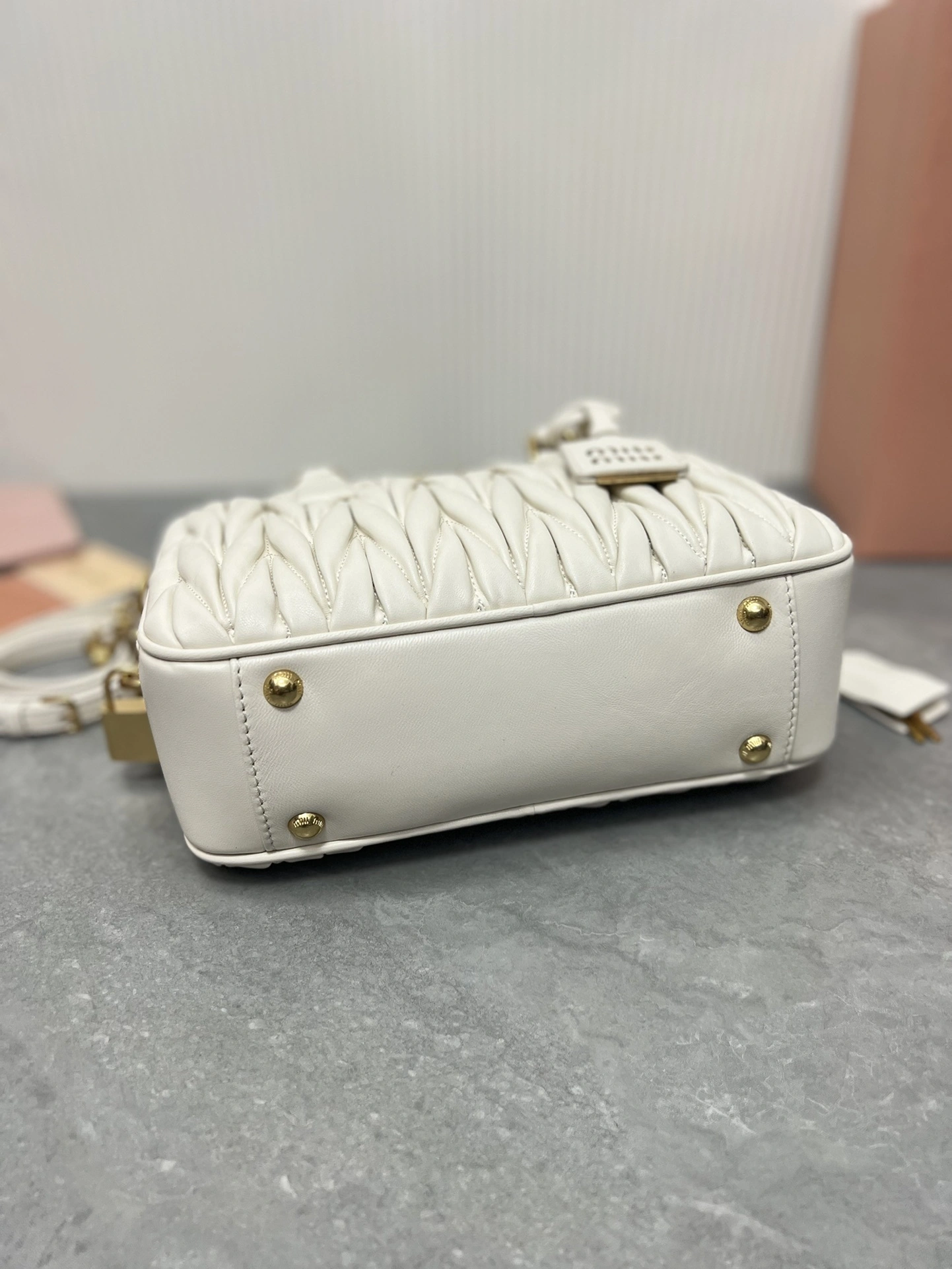 MOMO-- 5BB124-N88-F0009-V-OOO 2Colour high quality version item：C-B000I2023V-2