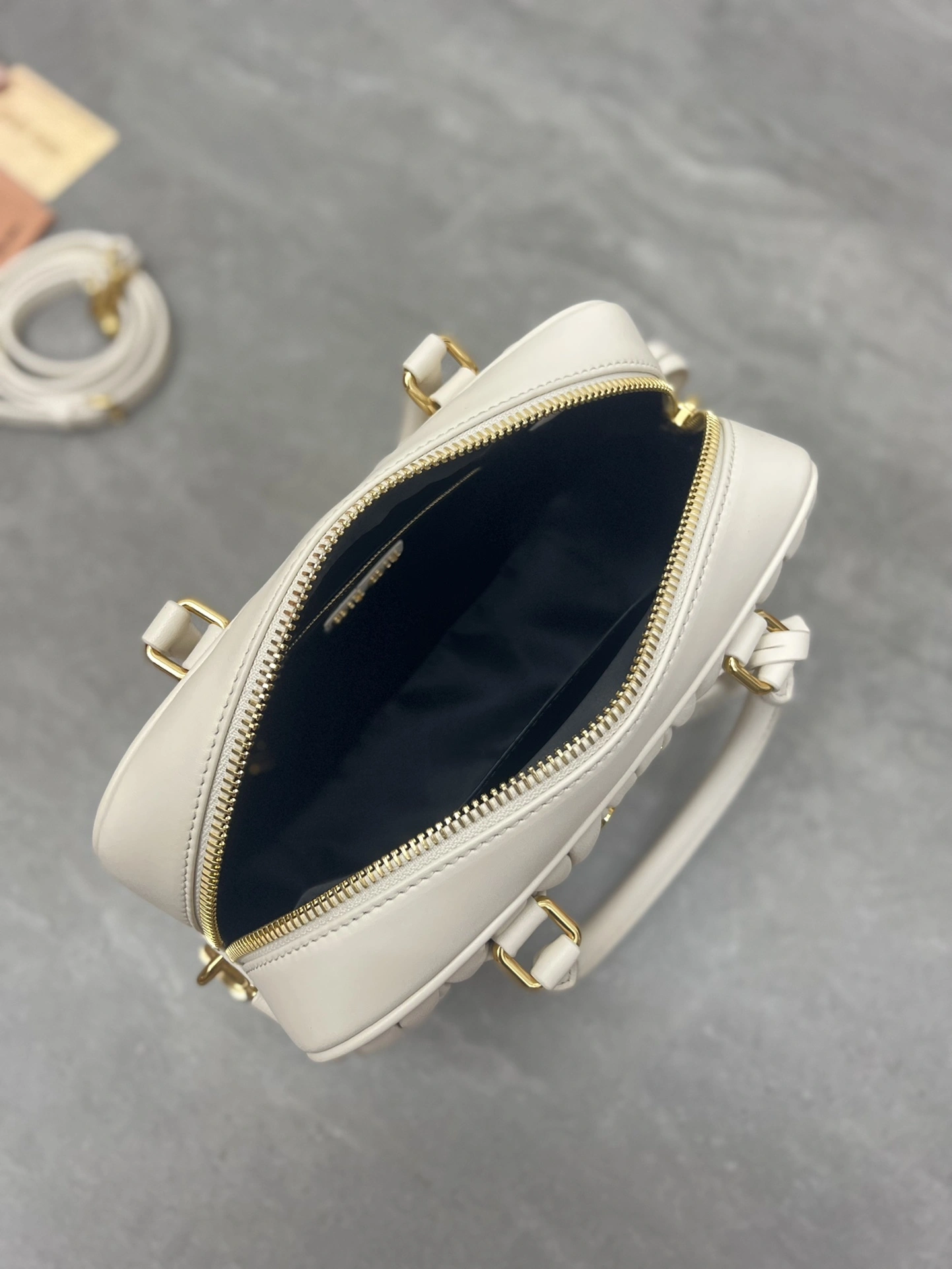 MOMO-- 5BB124-N88-F0009-V-OOO 2Colour high quality version item：C-B000I2023V-2