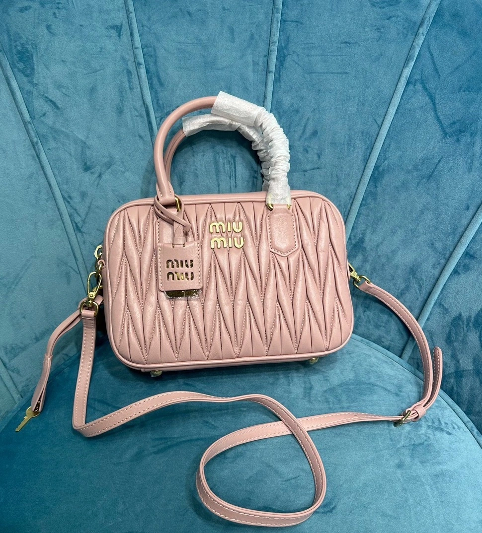 MOMO-- 5BB124-N88-F0NZ2-V-OOO 2Colour item：C-B050I2060V-2
