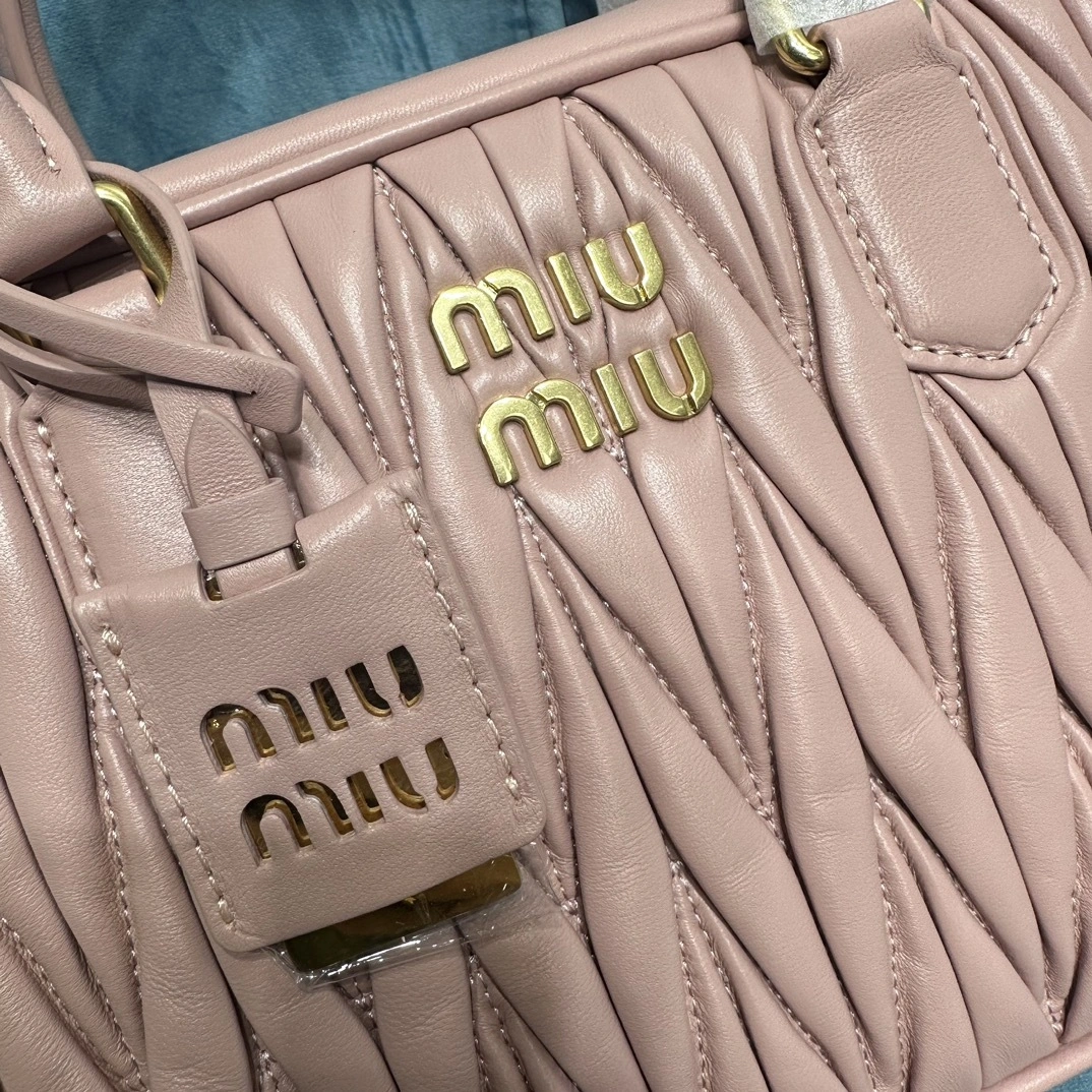 MOMO-- 5BB124-N88-F0NZ2-V-OOO 2Colour item：C-B050I2060V-2