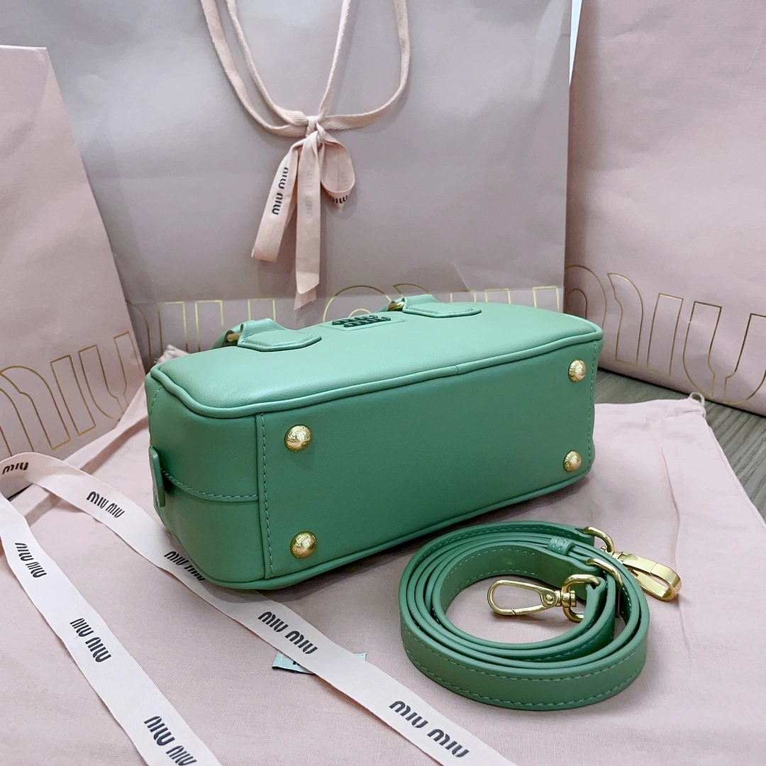 MOMO-- 5BB142-2F8K-F0092-V-OOO item：C-B063I1325V