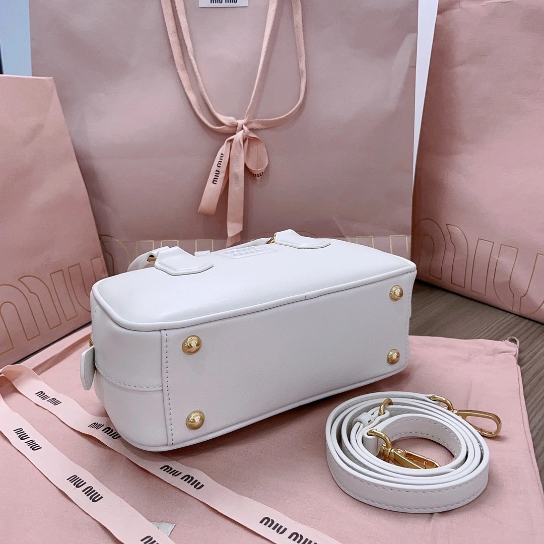 MOMO-- 5BB142-2F8K-F0K74-V-OOO item：C-B063I1324V
