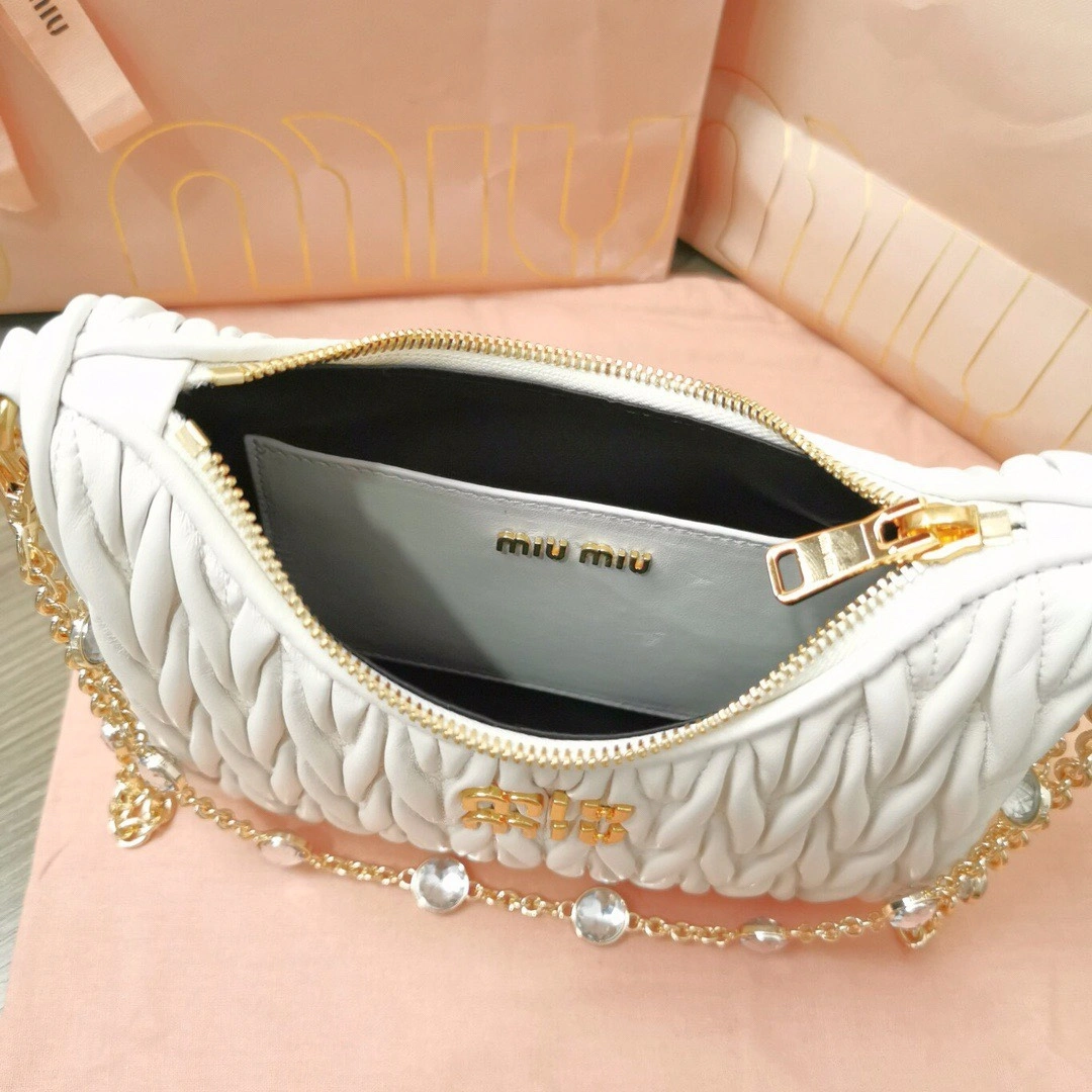 MOMO-- 5BH211-2CE3-F097W-V-OWO item：C-B000I2061V
