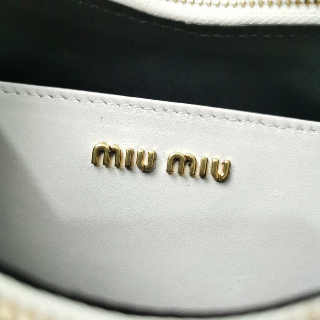 MOMO-- 5BH211-2CE3-F097W-V-OWO item：C-B000I2061V