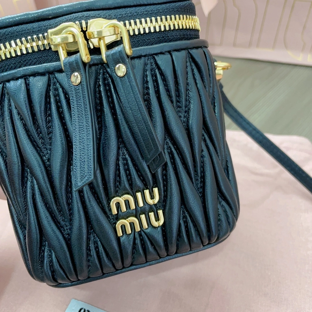 MOMO-- 5NR018-2FPP-F0002 item:D-B063A0415S