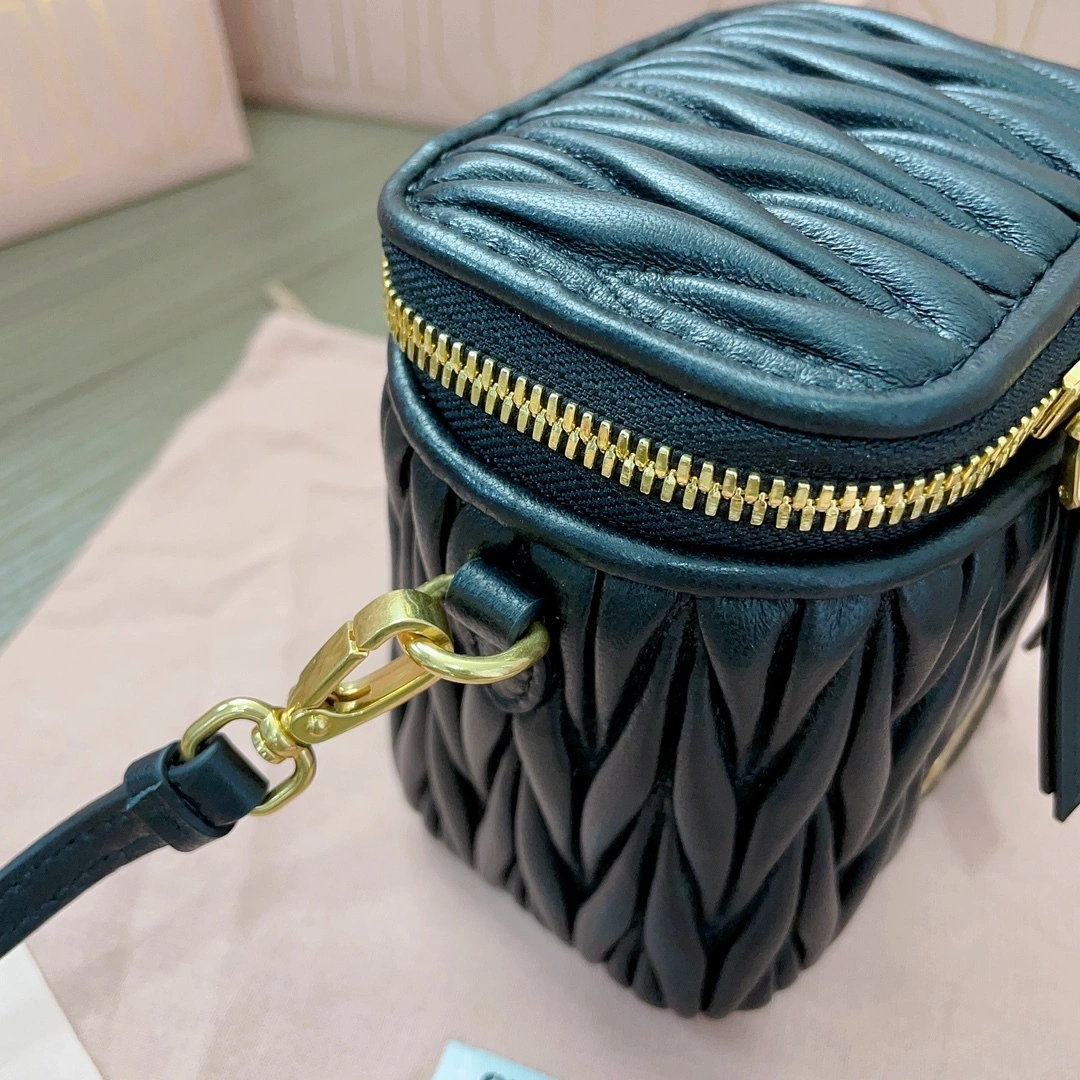 MOMO-- 5NR018-2FPP-F0002 item:D-B063A0415S