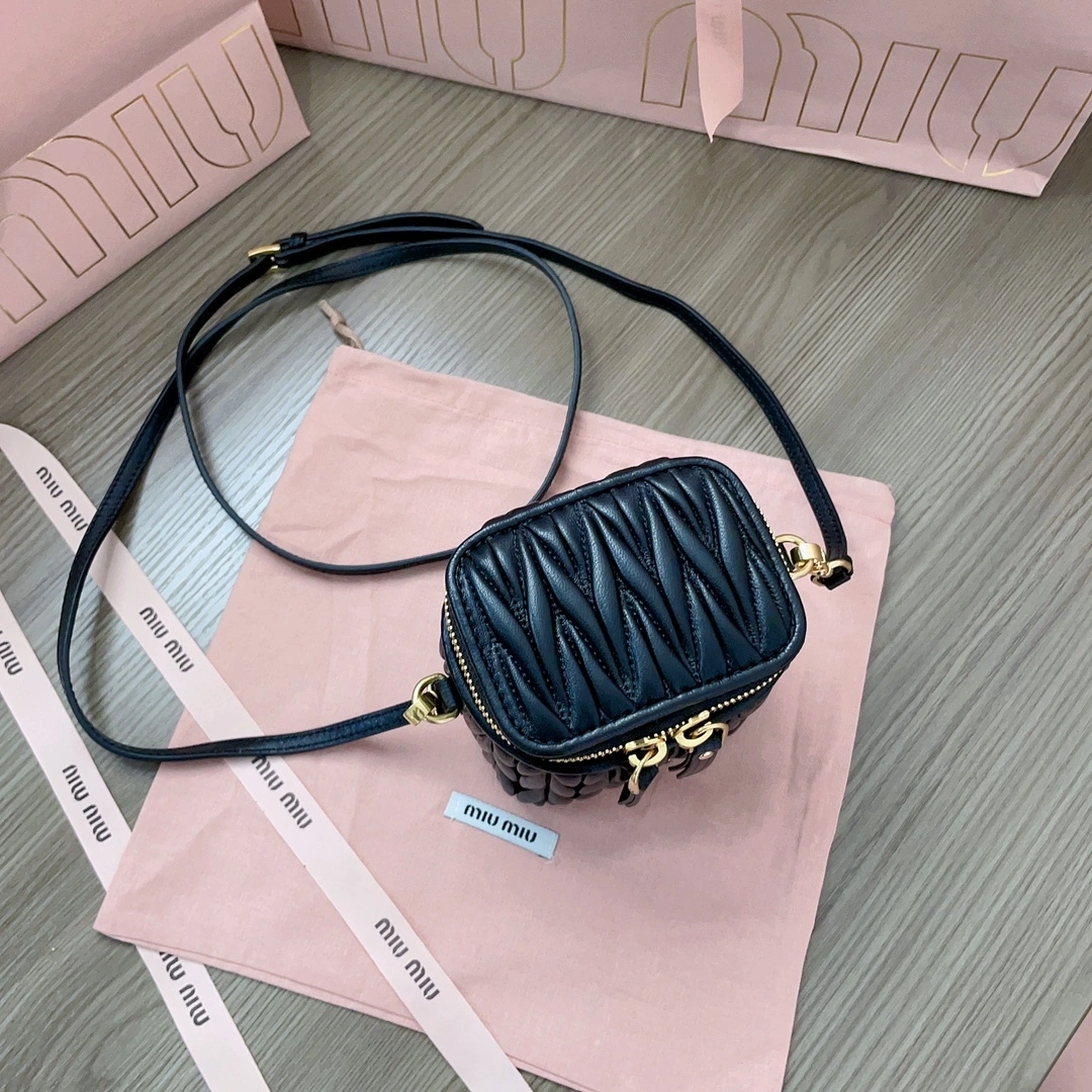 MOMO-- 5NR018-2FPP-F0002 item:D-B063A0415S