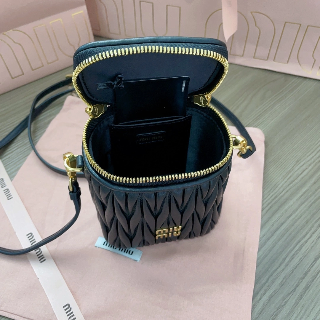 MOMO-- 5NR018-2FPP-F0002 item:D-B063A0415S