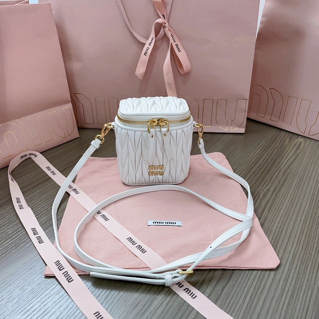 MOMO-- 5NR018-2FPP-F0009 item:D-B063A0417S
