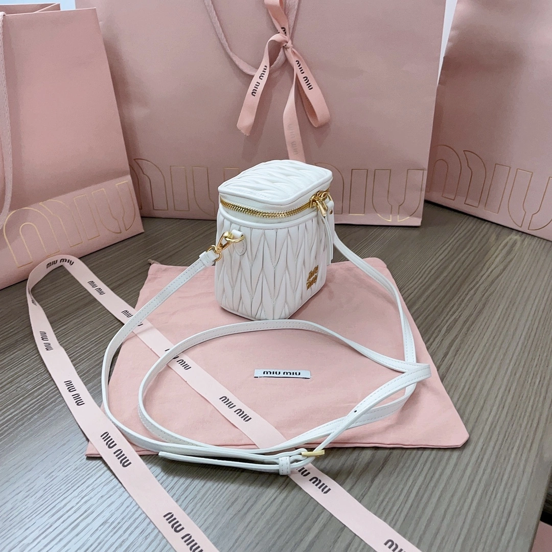 MOMO-- 5NR018-2FPP-F0009 item:D-B063A0417S