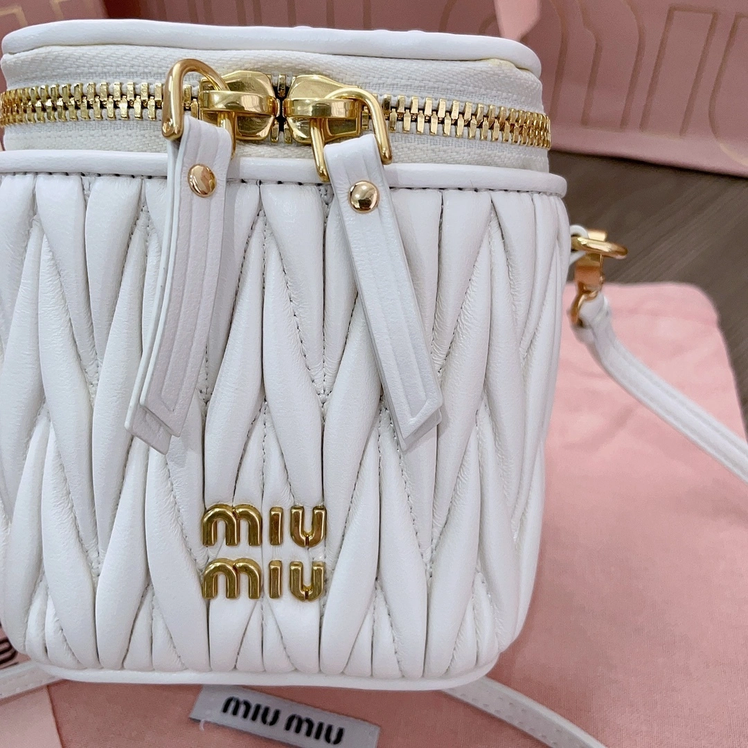 MOMO-- 5NR018-2FPP-F0009 item:D-B063A0417S