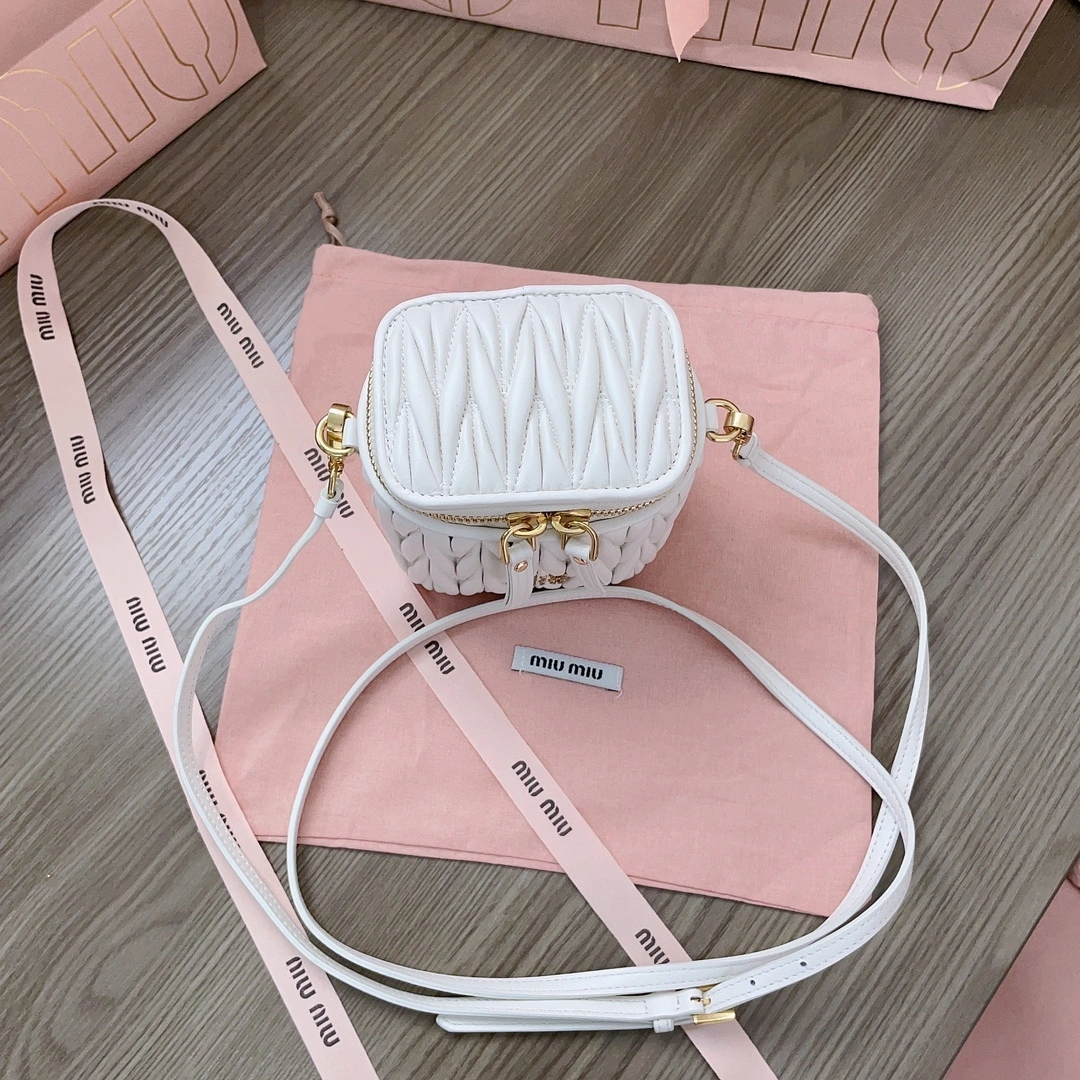 MOMO-- 5NR018-2FPP-F0009 item:D-B063A0417S