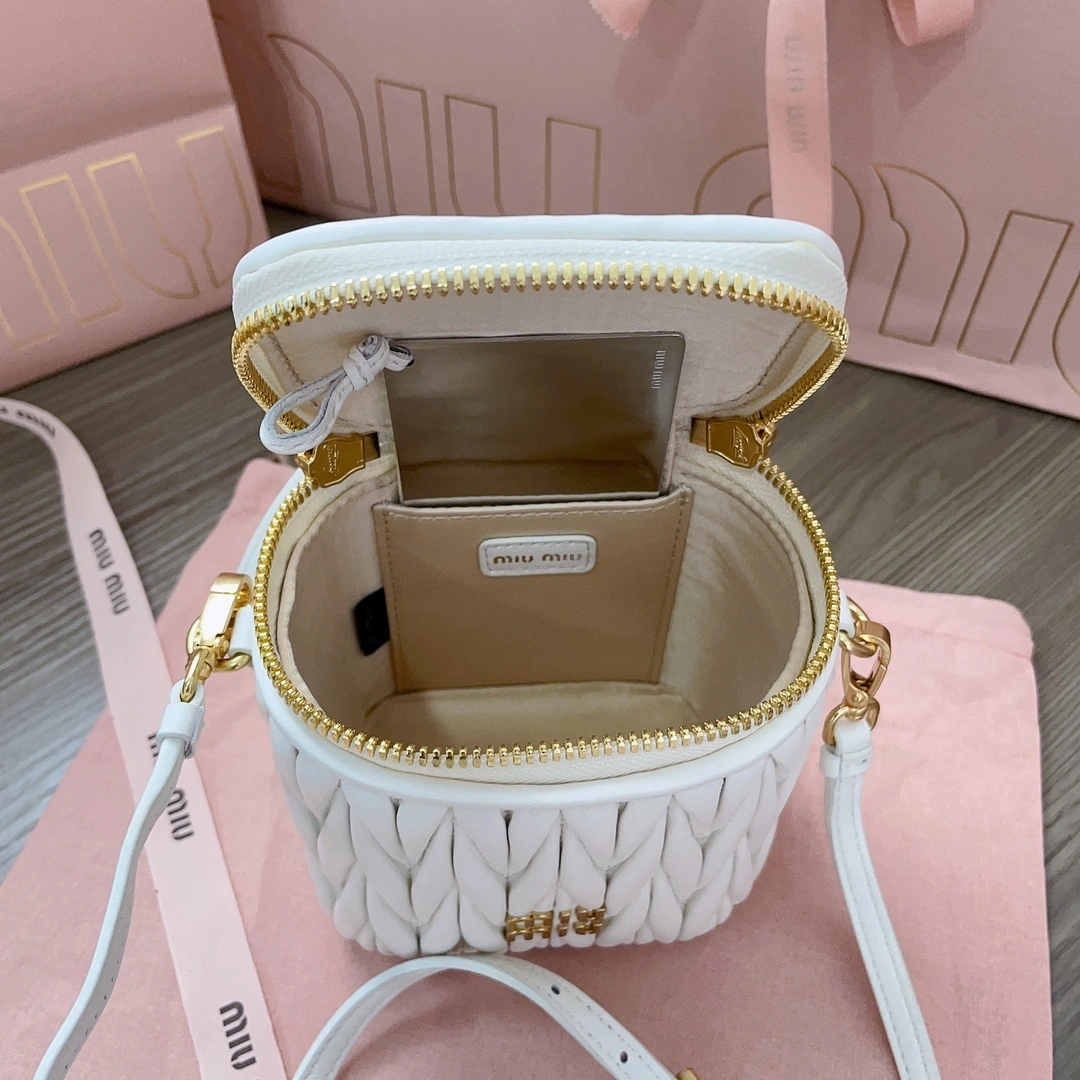 MOMO-- 5NR018-2FPP-F0009 item:D-B063A0417S