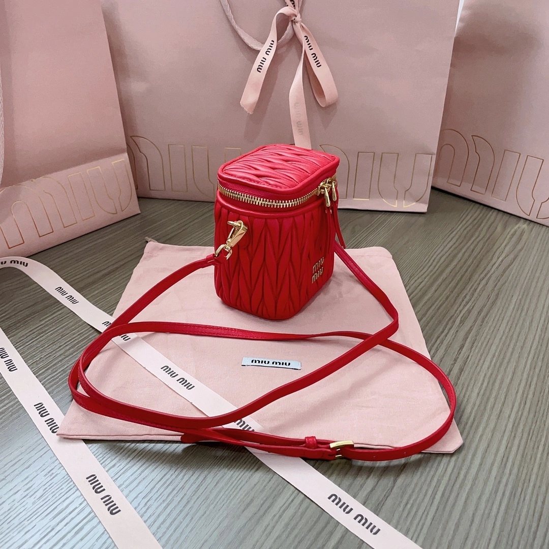 MOMO-- 5NR018-2FPP-F0011 item:D-B063A0418S