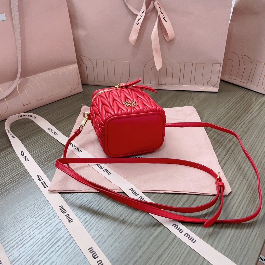 MOMO-- 5NR018-2FPP-F0011 item:D-B063A0418S