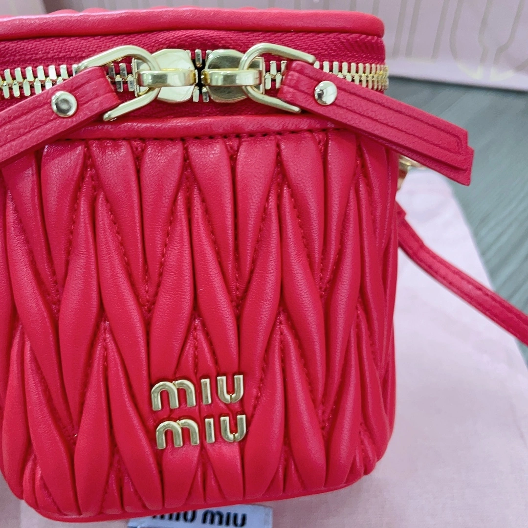 MOMO-- 5NR018-2FPP-F0011 item:D-B063A0418S