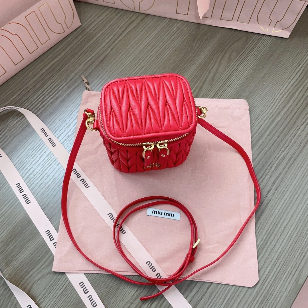 MOMO-- 5NR018-2FPP-F0011 item:D-B063A0418S