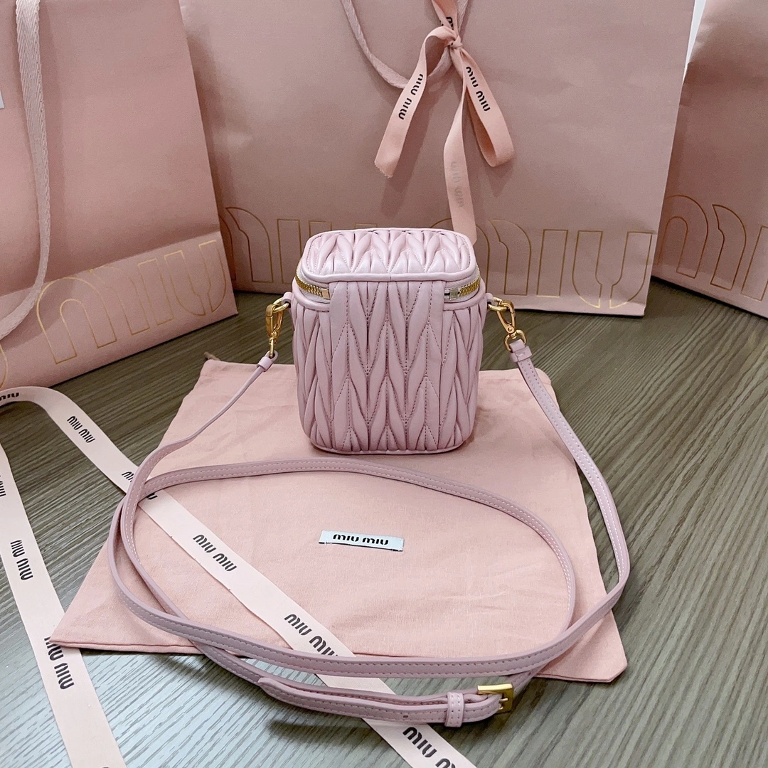 MOMO-- 5NR018-2FPP-F0E18 item:D-B063A0416S