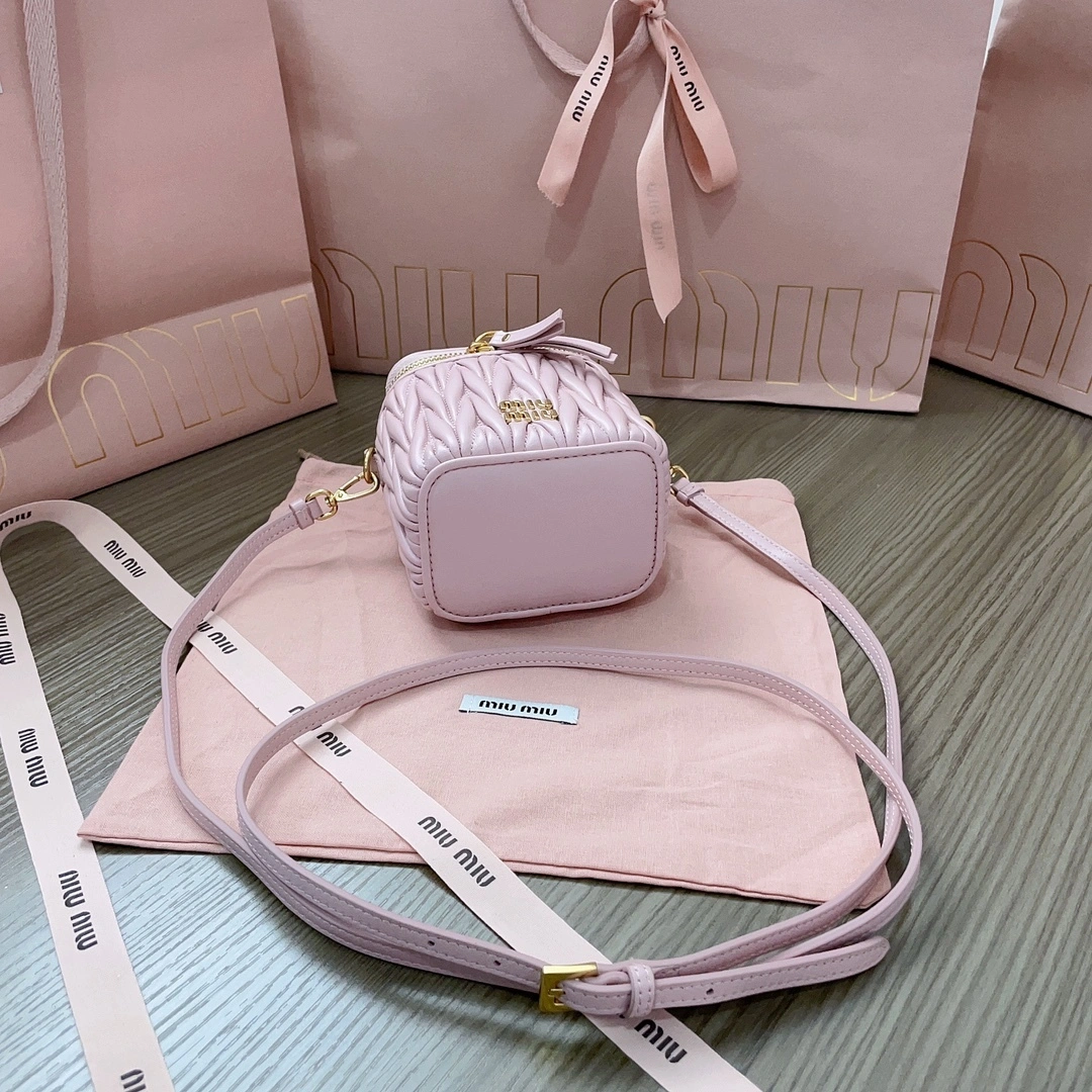MOMO-- 5NR018-2FPP-F0E18 item:D-B063A0416S