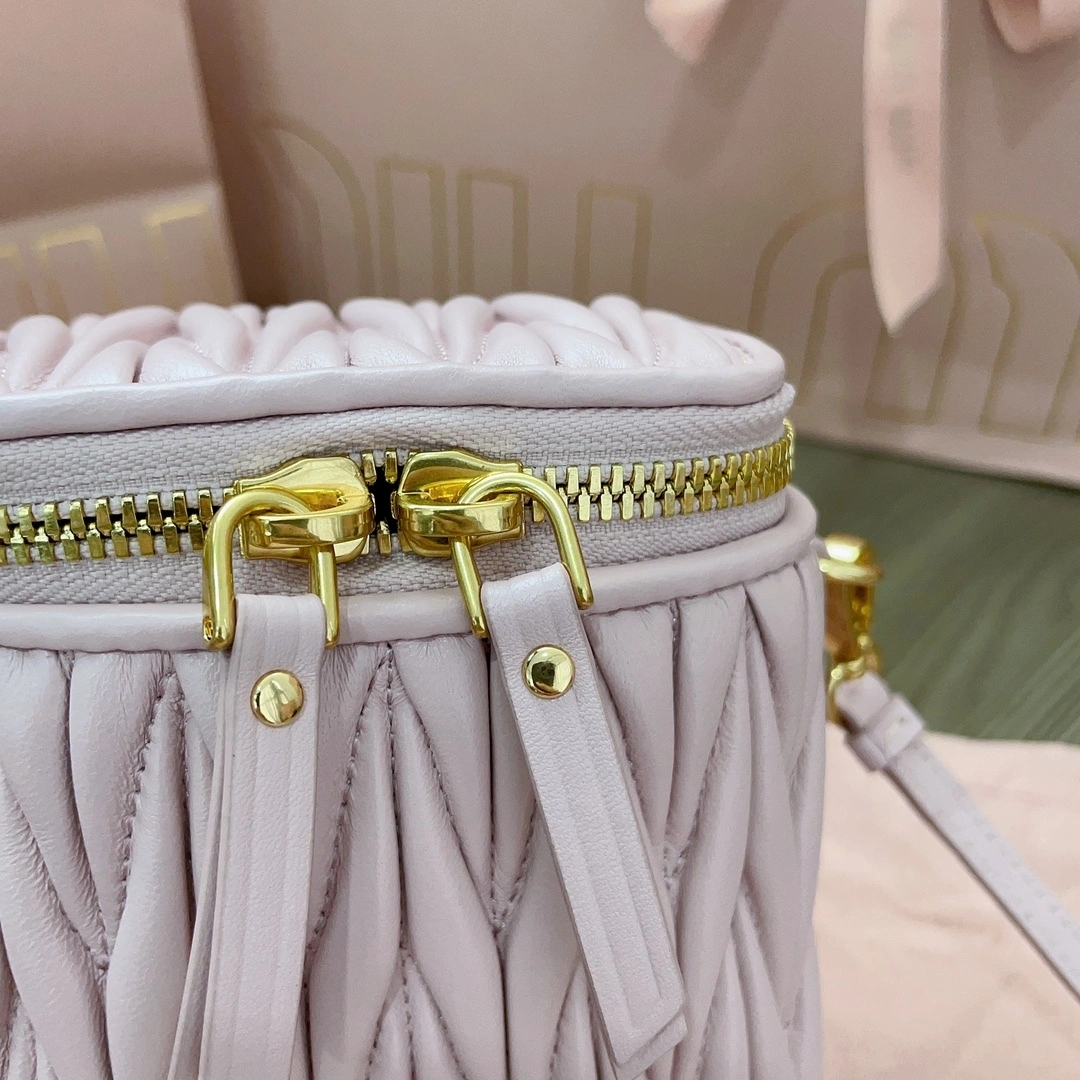 MOMO-- 5NR018-2FPP-F0E18 item:D-B063A0416S