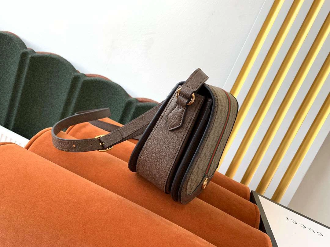 MOMO-- 601044pvc item :242B50E2622