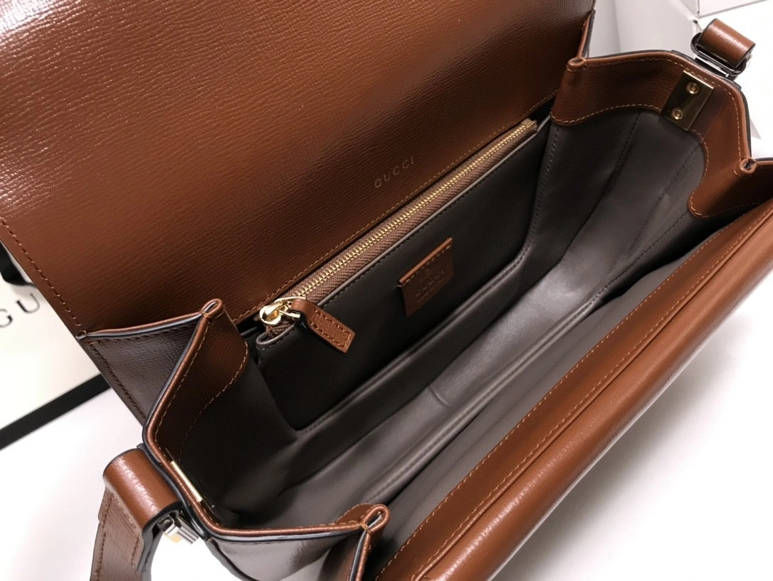 MOMO---601067 cowhide item : A-B00H0406A