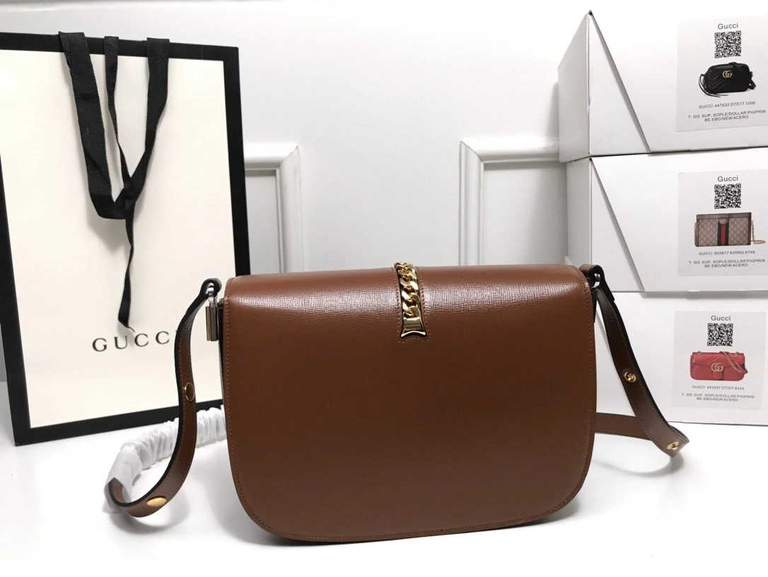 MOMO---601067 cowhide item : A-B00H0406A