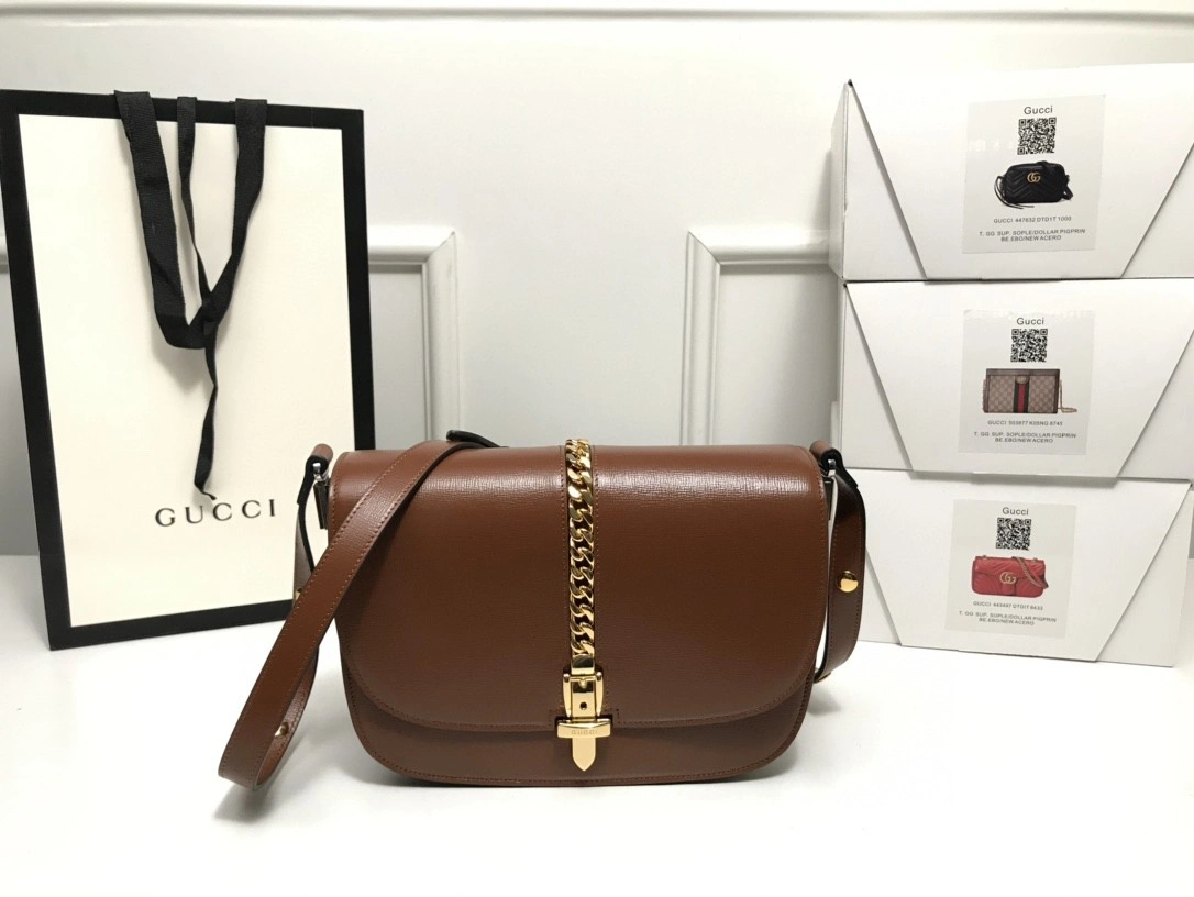 MOMO---601067 cowhide item : A-B00H0406A