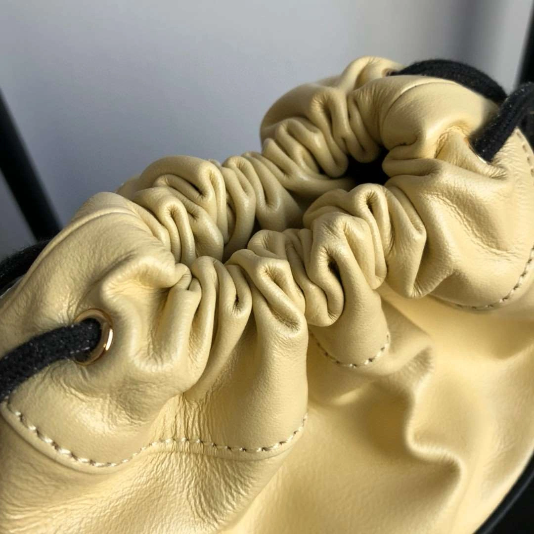 *MOMO---602118 cowhide item : A-B040H0165