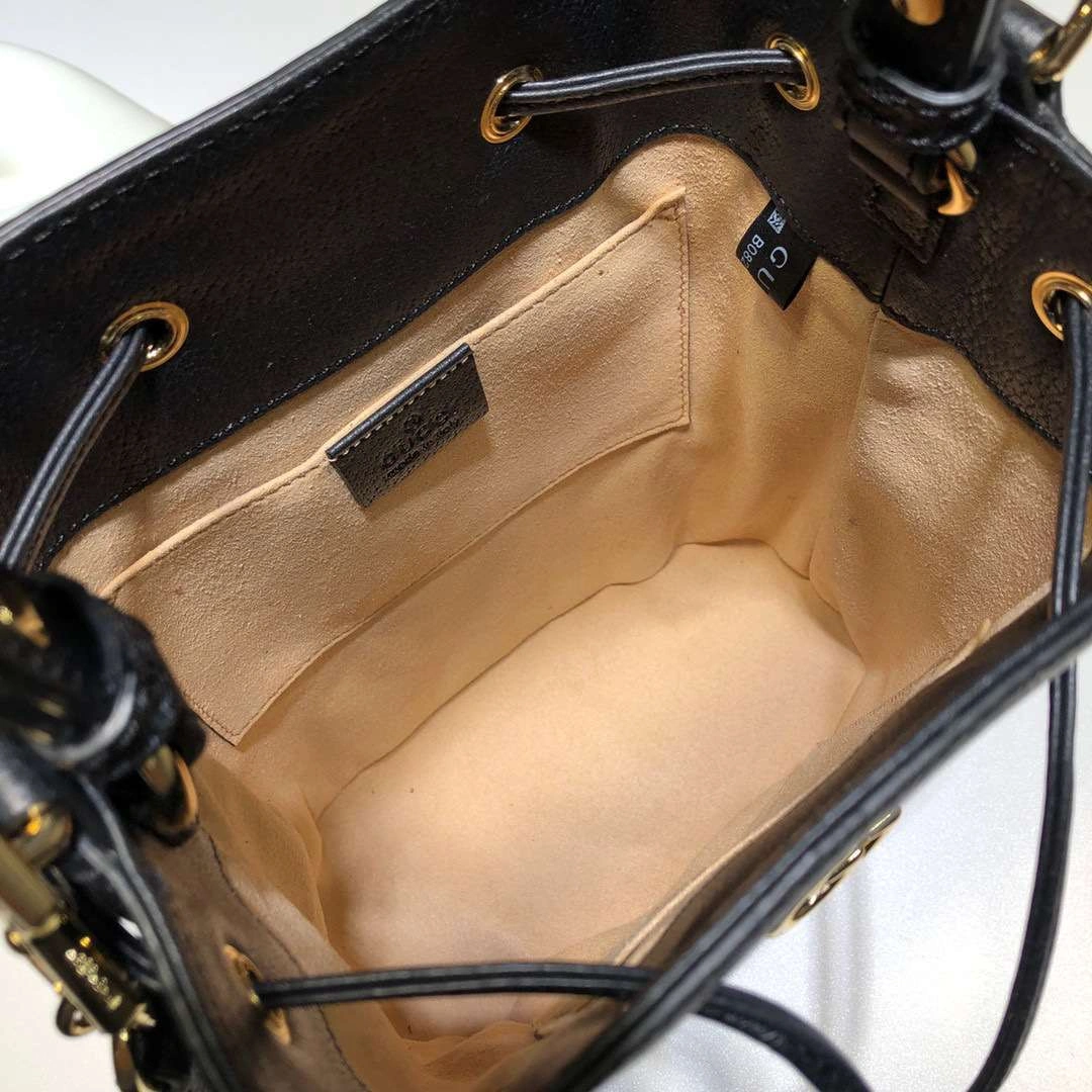 *MOMO-- 610846。 2colour item :063B57E2441-2