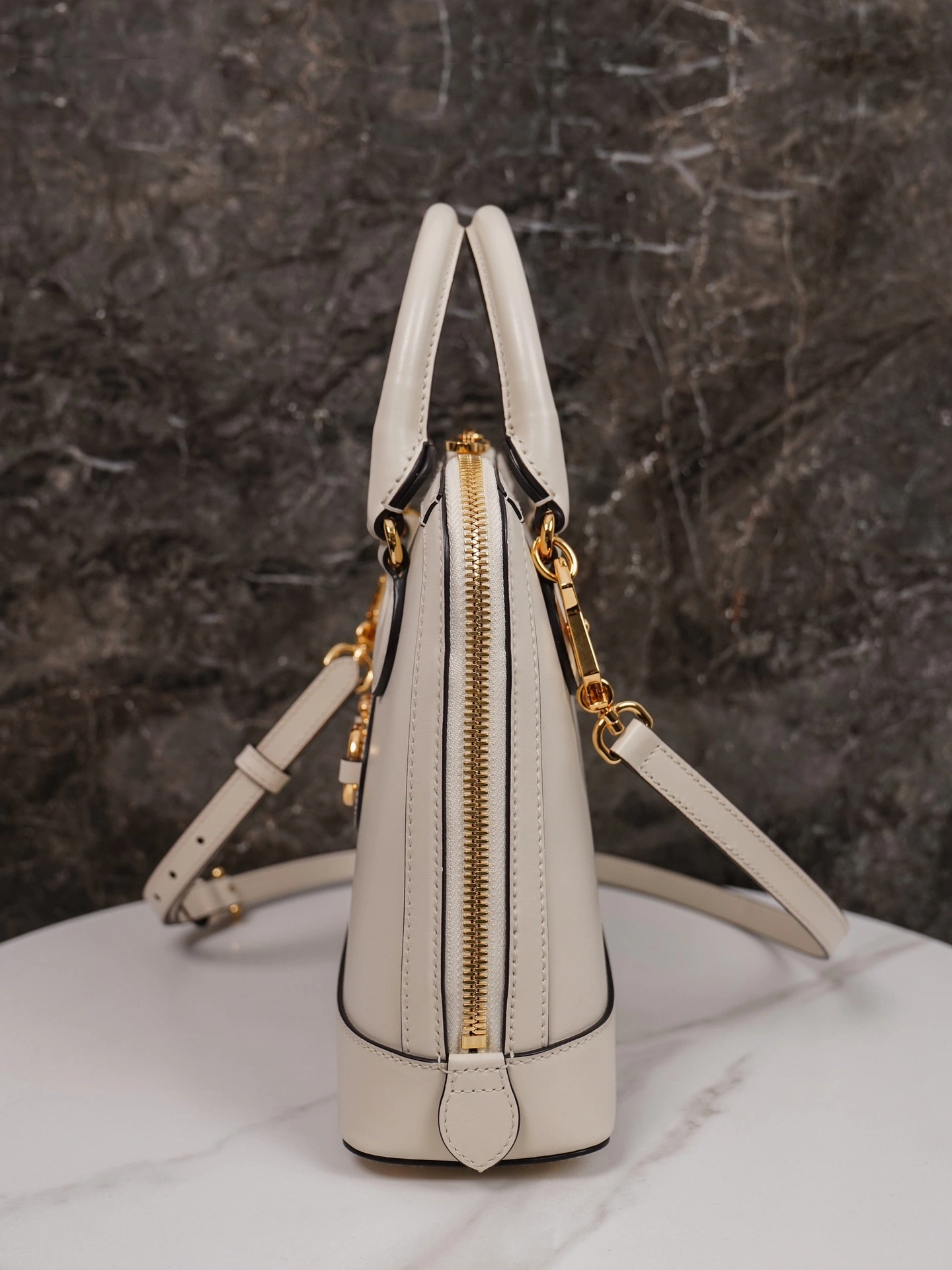 MOMO-- 621220-0YK0G-9022 high quality version item：C-B461H1793Q
