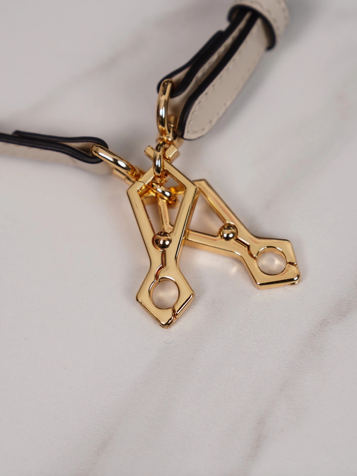 MOMO-- 621220-0YK0G-9022 high quality version item：C-B461H1793Q