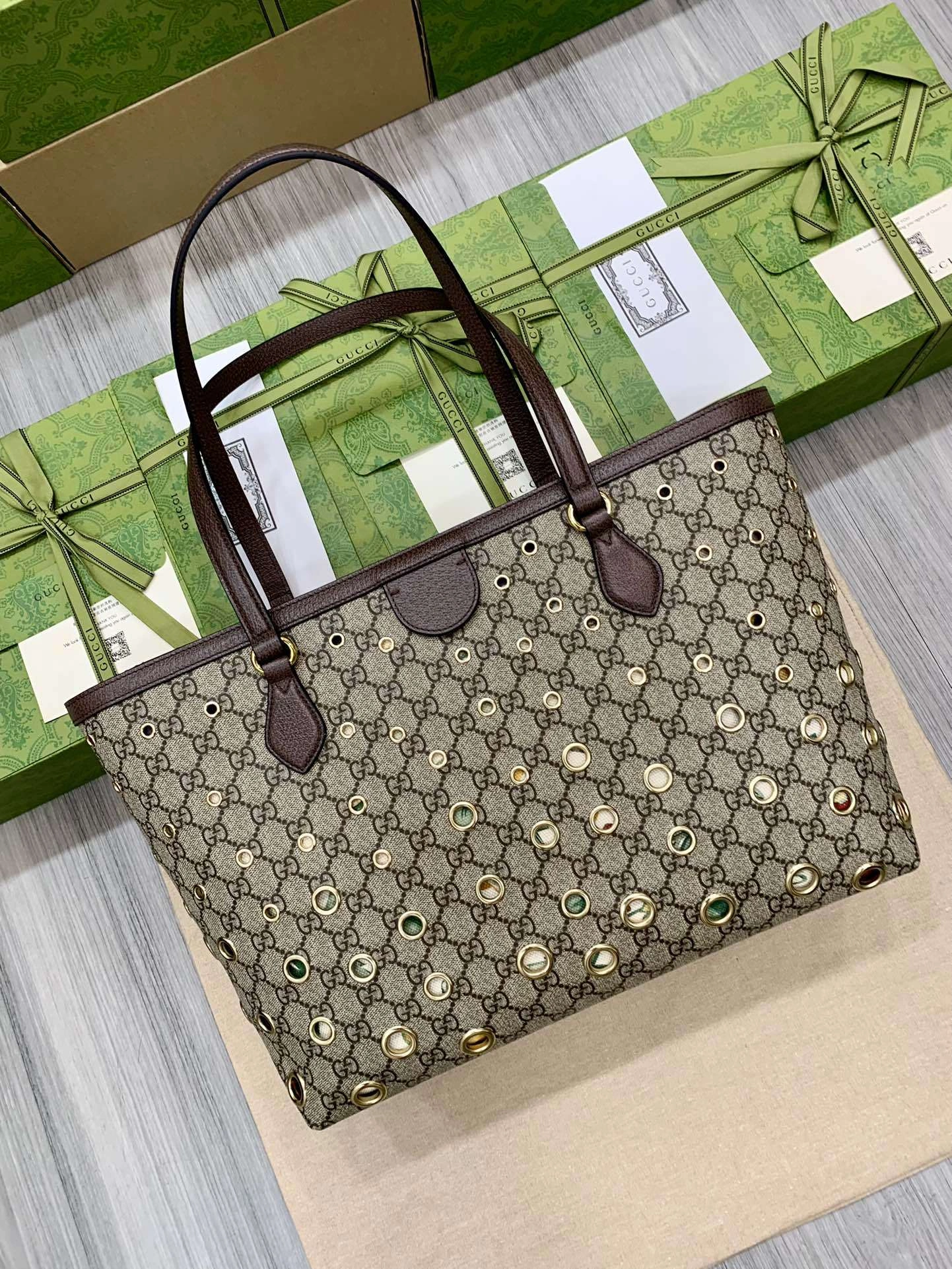 MOMO-- 631685-UIQJG-8556 high quality version item：C-B007F1846R