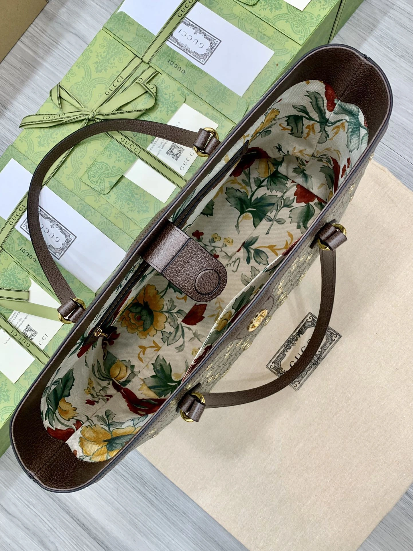 MOMO-- 631685-UIQJG-8556 high quality version item：C-B007F1846R
