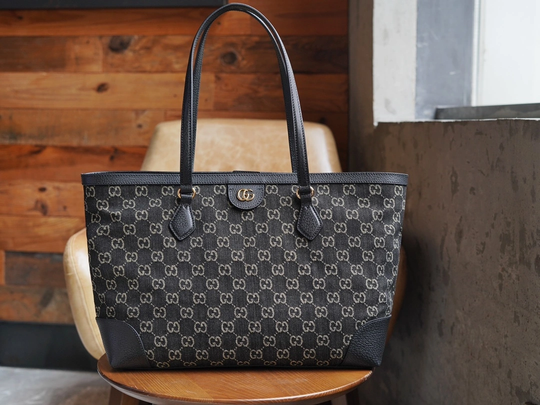 MOMO-- 631685-UN3BG-1274 high quality version item：C-B461H1638Q