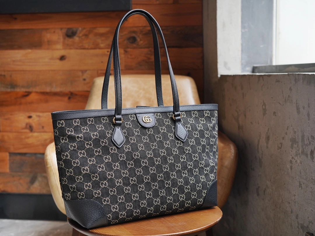 MOMO-- 631685-UN3BG-1274 high quality version item：C-B461H1638Q