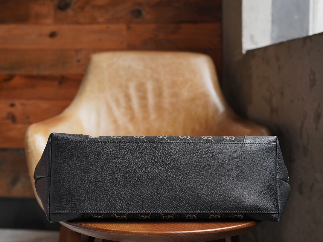 MOMO-- 631685-UN3BG-1274 high quality version item：C-B461H1638Q