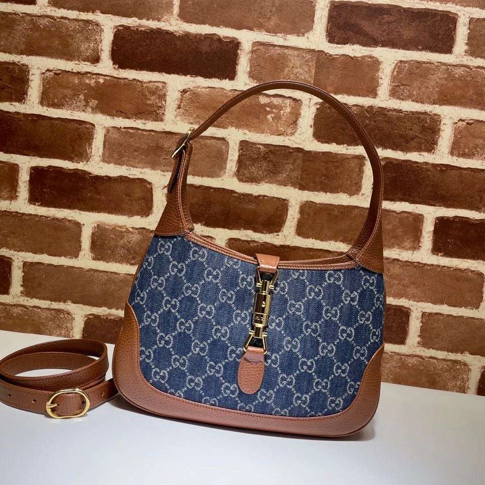 MOMO-- 636706 item :063B62E2508