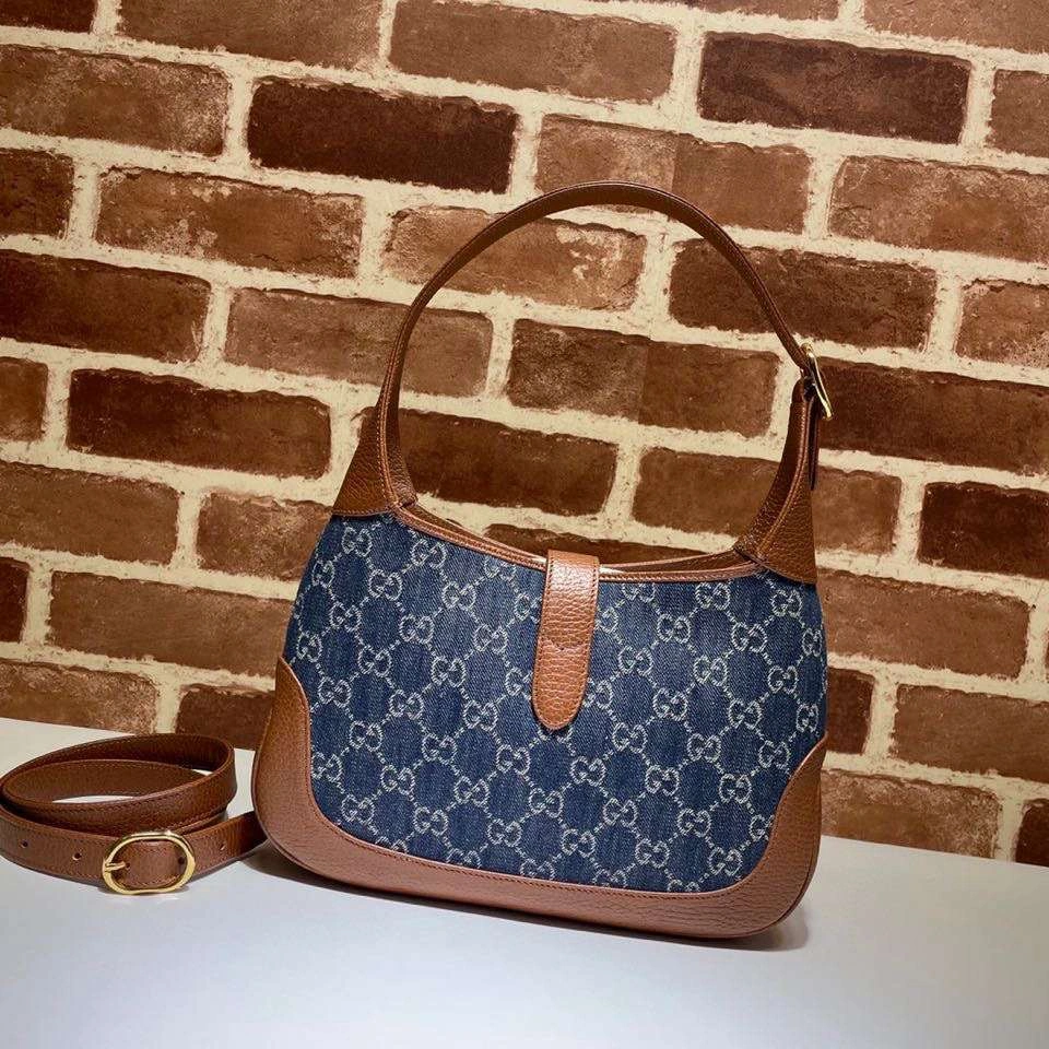 MOMO-- 636706 item :063B62E2508